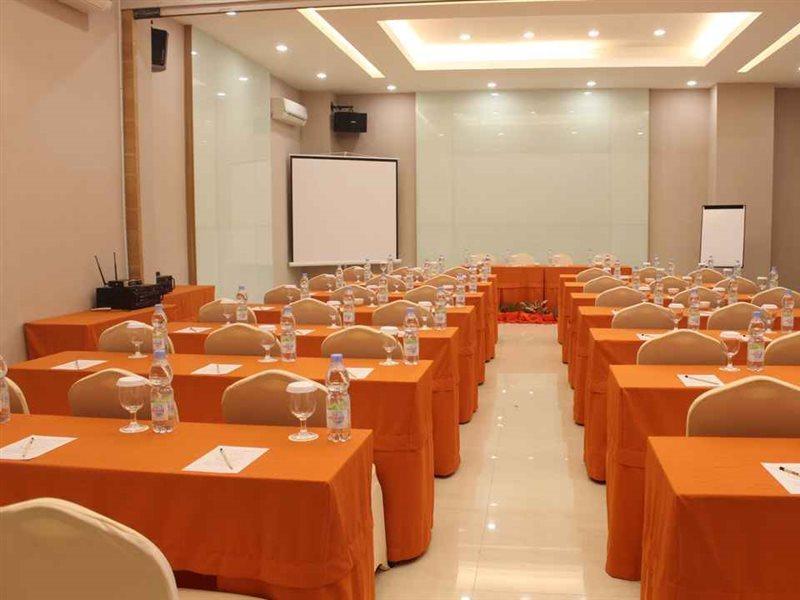 Hotel Mutiara Mitra Reddoorz 파당시뎀푸안 외부 사진